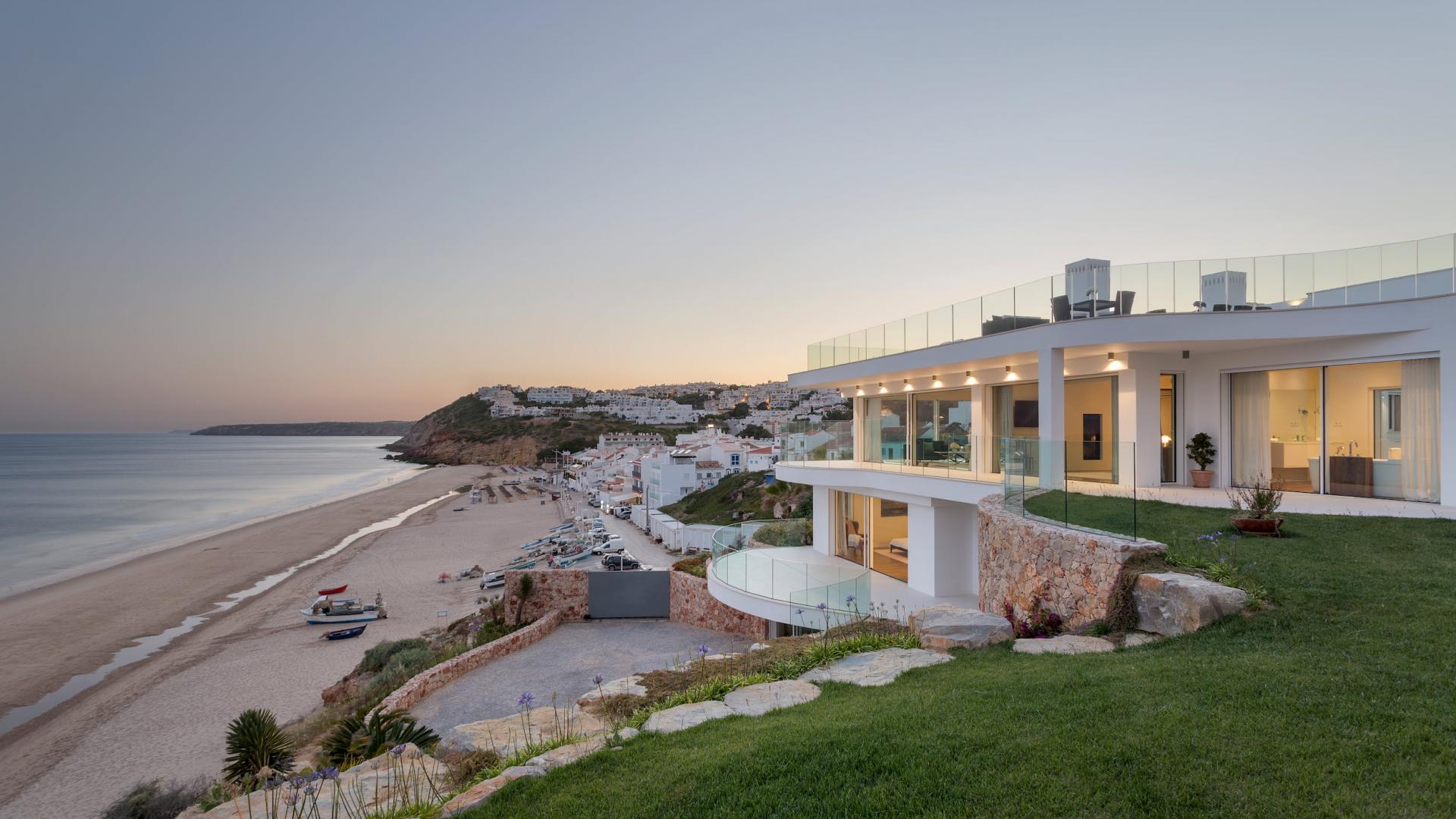 Villa Alegria - Beach Front luxury villa